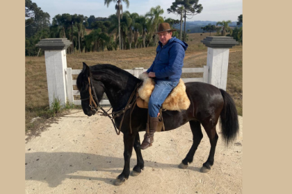 Altevir Seidel ensina os cuidados essenciais para manter a saúde do cavalo forte e ativo.