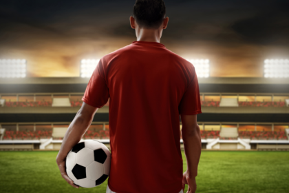 Entenda como o futebol está mudando mais rápido do que nunca com novas táticas, tecnologia e ciência esportiva, afirma Matheus Vinicius Voigt.