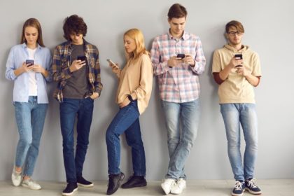 Falha em iPhones antigos expõe usuários a espionagem e roubo de dados: entenda os riscos e como se proteger