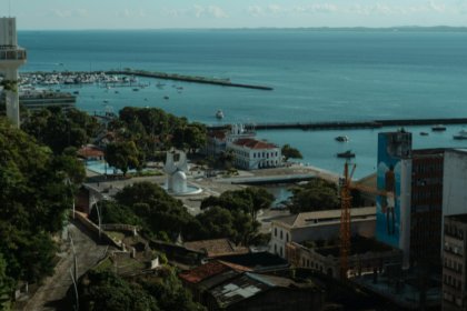 Conflito entre Estados Unidos e Irã se intensifica no Estreito de Ormuz