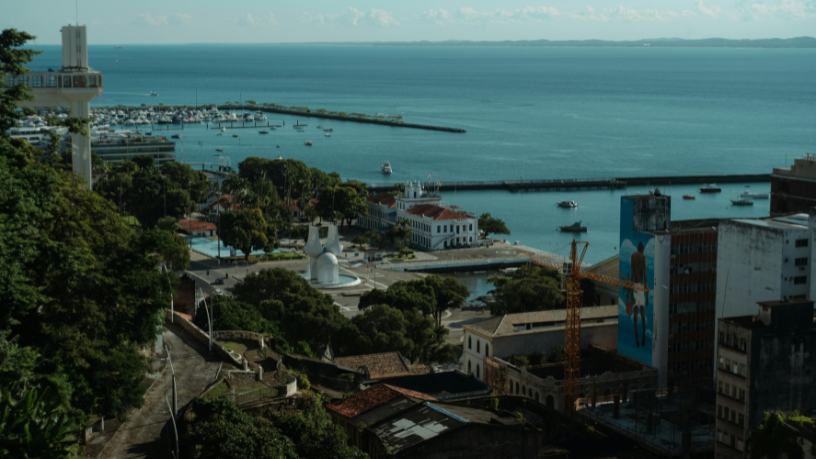 Conflito entre Estados Unidos e Irã se intensifica no Estreito de Ormuz