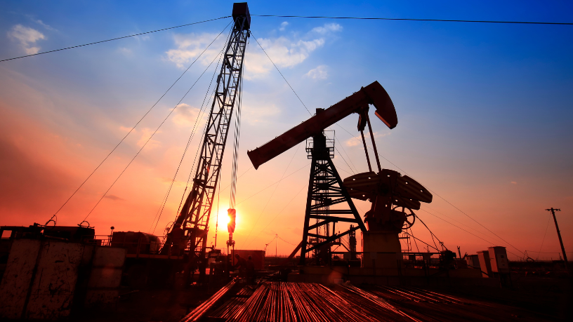Petróleo acima de US$ 100 reacende alerta no mundo: o que a nova pressão sobre a energia pode mudar no Brasil